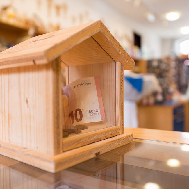 Geld in Sparkasse